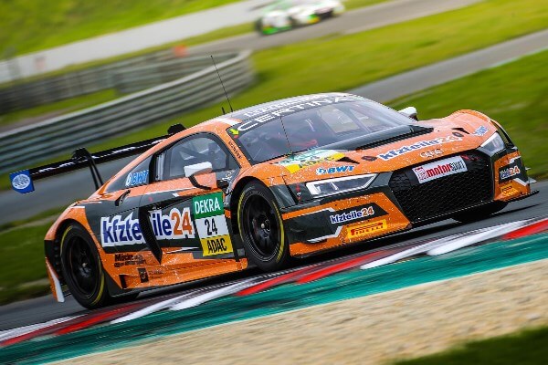 Der Audi R8 LMS in den Farben von kfzteile24