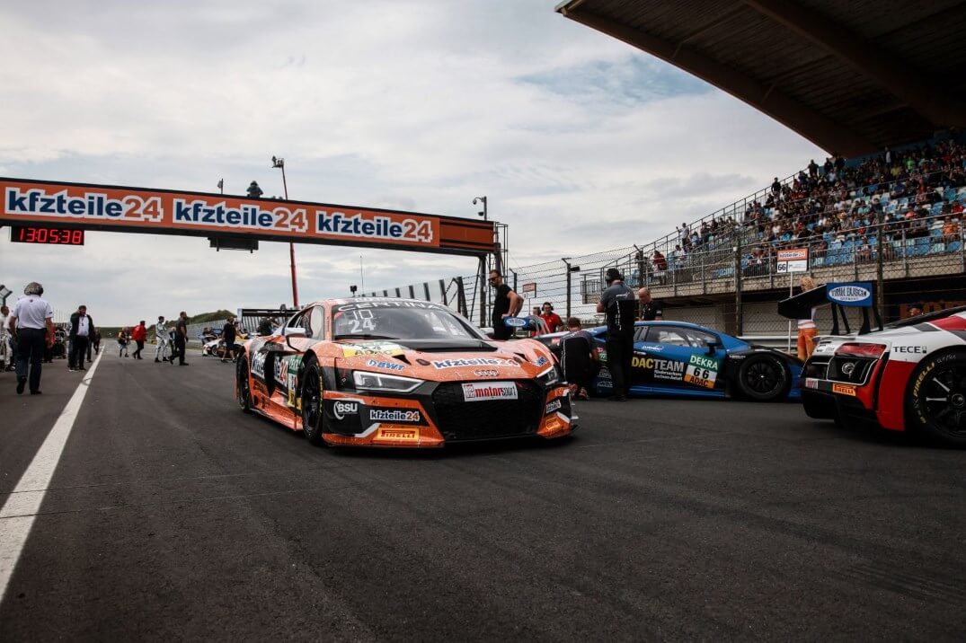 Langsam aber sicher bereiten sich die Piloten auf ihren Einsatz vor. Blick in die Boxengasse - Zandvoort 2017