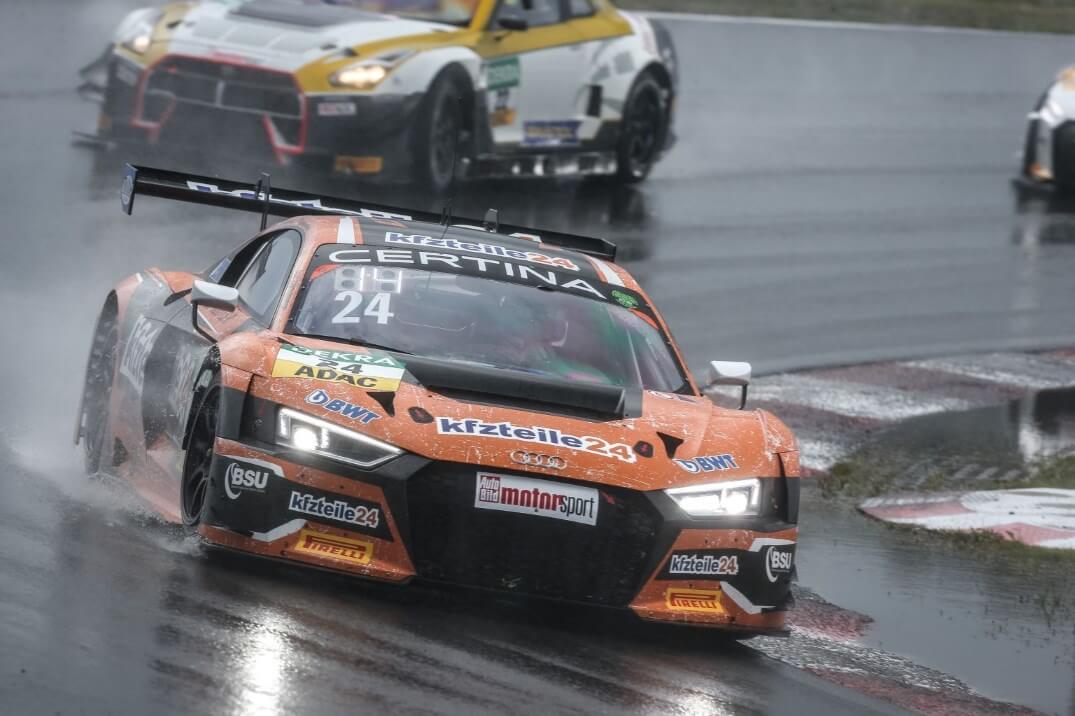 Der kfzteile24 Audi von Mücke Motorsport gibt eine eindrucksvolle Demonstration der Wasserschlacht in Zandvoort 2017. Aquaplaning in Zandvoort 2017