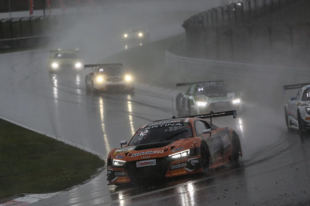 Die Sicht am Sonntag war stark eingeschränkt. Regen ADAC GT Masters Zandvoort