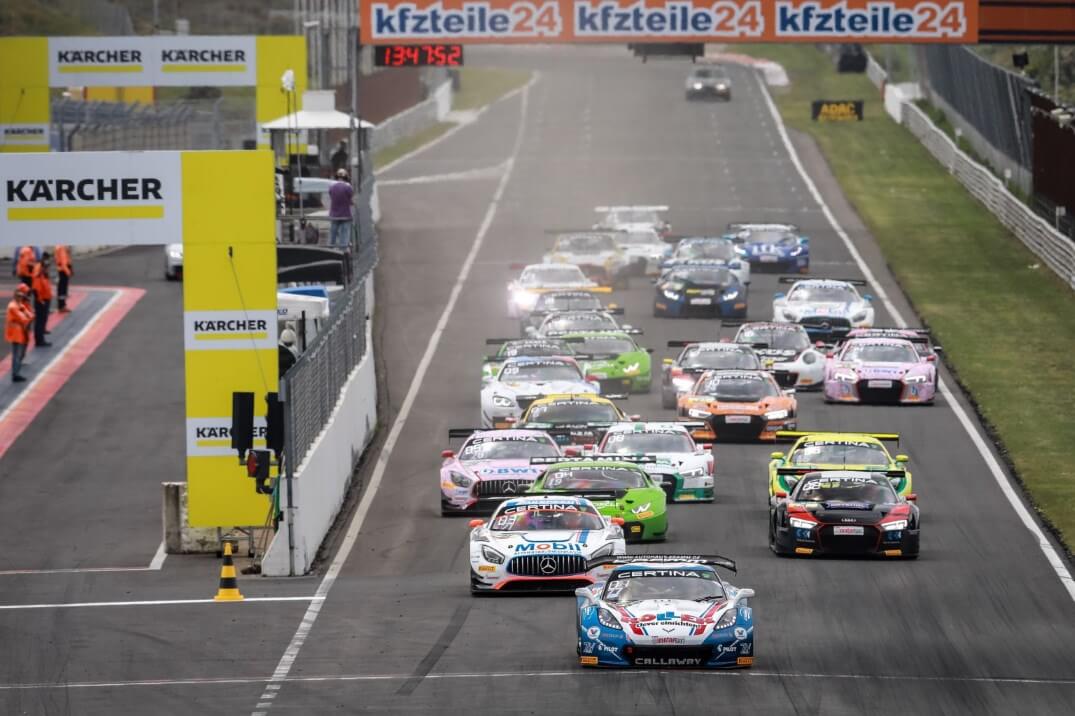 Auch das 7. Rennen der ADAC GT Masters beginnt mit einem fliegenden Start. Start 7. Rennen ADAC GT Masters