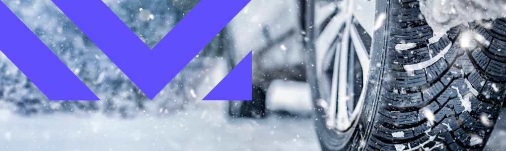 Winterreifen für sicheres Fahren im Winter Winterreifen mit tiefem Profil auf verschneiter Straße