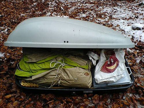Beachte auch beim Packen stets die zulässige Dachlast und sichere die Ladung gegen Verrutschen Dachbox richtig packen
