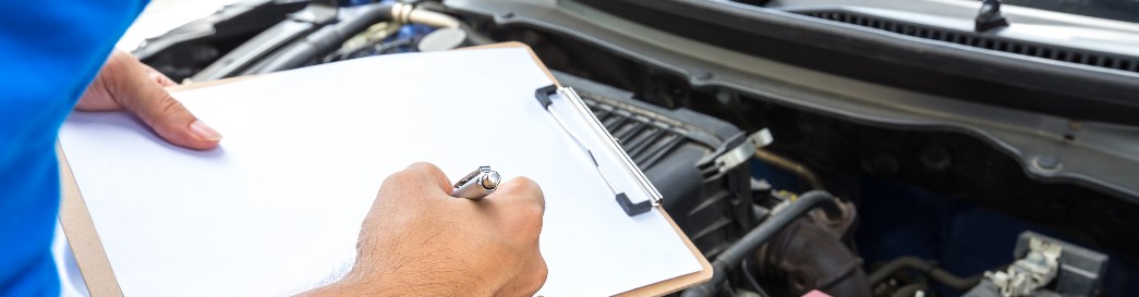 Servicepakete enthalten in der Regel immer die Kosten für die Inspektion. Inspektion eines Autos
