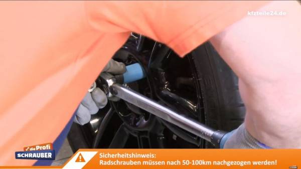 Radschrauben mit dem richtigen Drehmoment anziehen und nach 50-80 Kilometern prüfen. Radschrauben mit dem richtigen Drehmoment anziehen und nach 50-80 Kilometern prüfen.