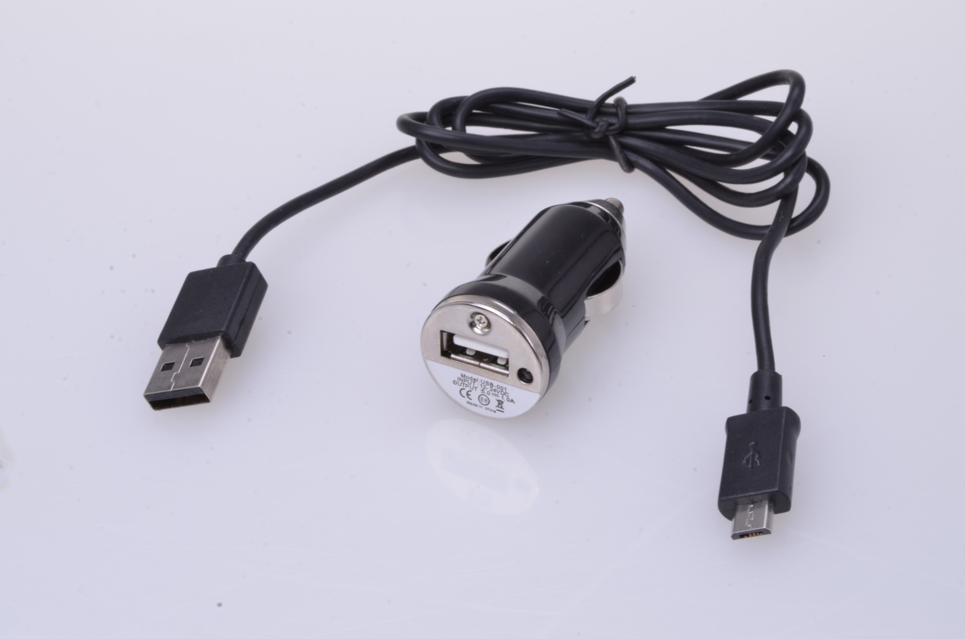 Prodotto: 26403 - ADAPTER 2 ZIGARETTENANZÜNDER 12V + USB