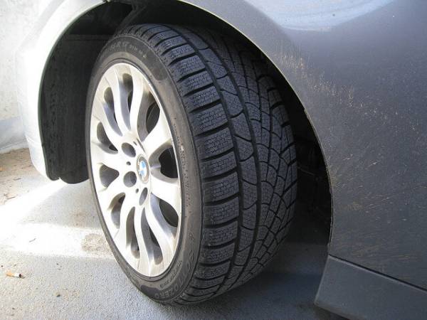 Mit Winterreifen von Pirelli bist du auch bei Eis und Schnee sicher unterwegs. Pirelli Sottozero Winterreifen